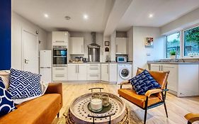 Dudley-5 Beds-Contractors-Parking-Long Stay!